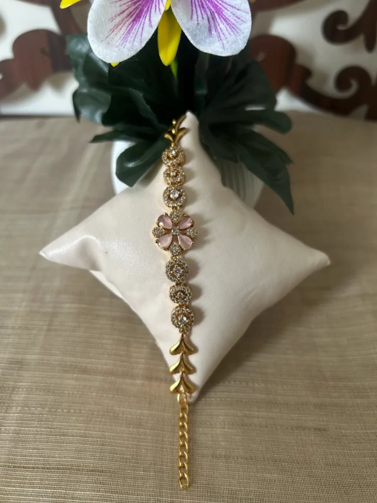 Elegant floral stone bracelet-Pale Pink