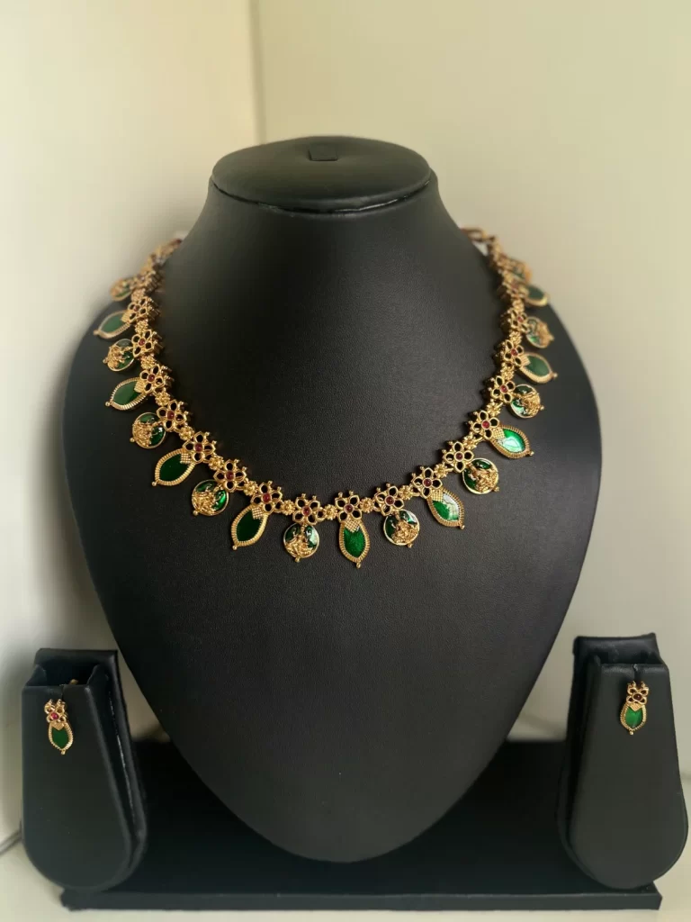 Lakshmi & Leaf Drop Palaka Necklace Set - Dark Green