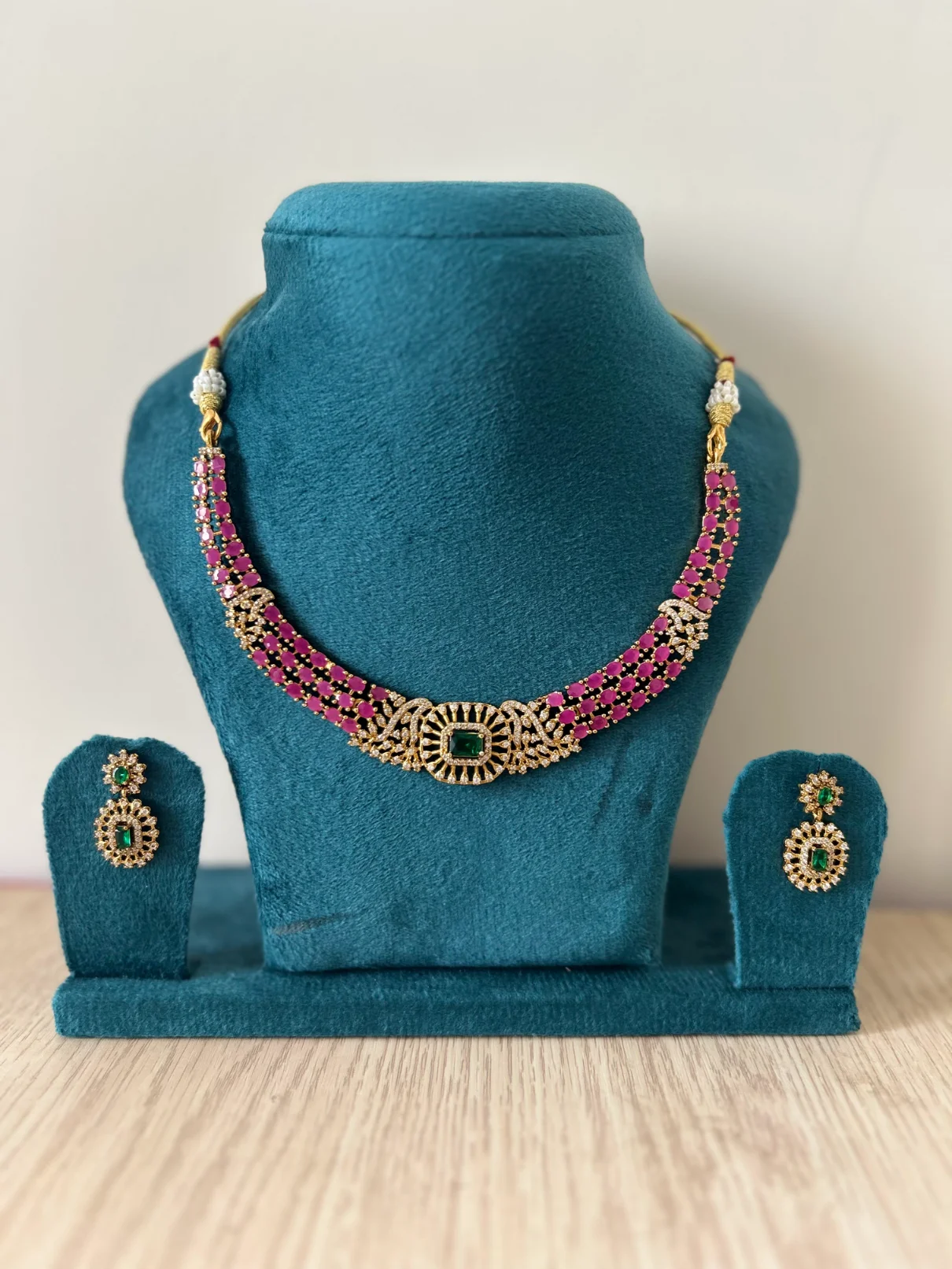 Ruby and emerald choker necklace set - S-cube Fashions